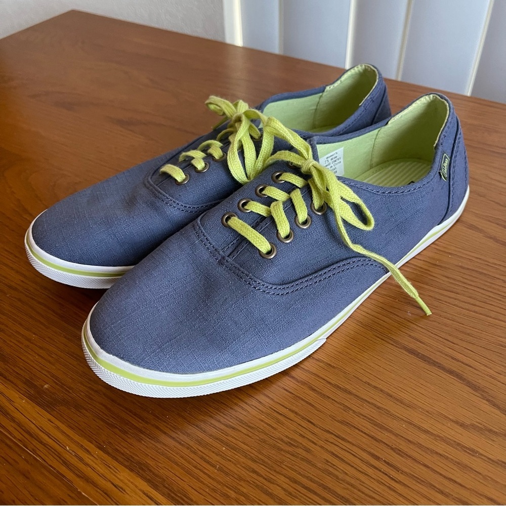 L.L. Bean Blue Canvas Low Top Sneakers Size 7.5 Wide